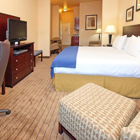 Holiday Inn Express Hotel & Suites Marshall By Ihg Room photo