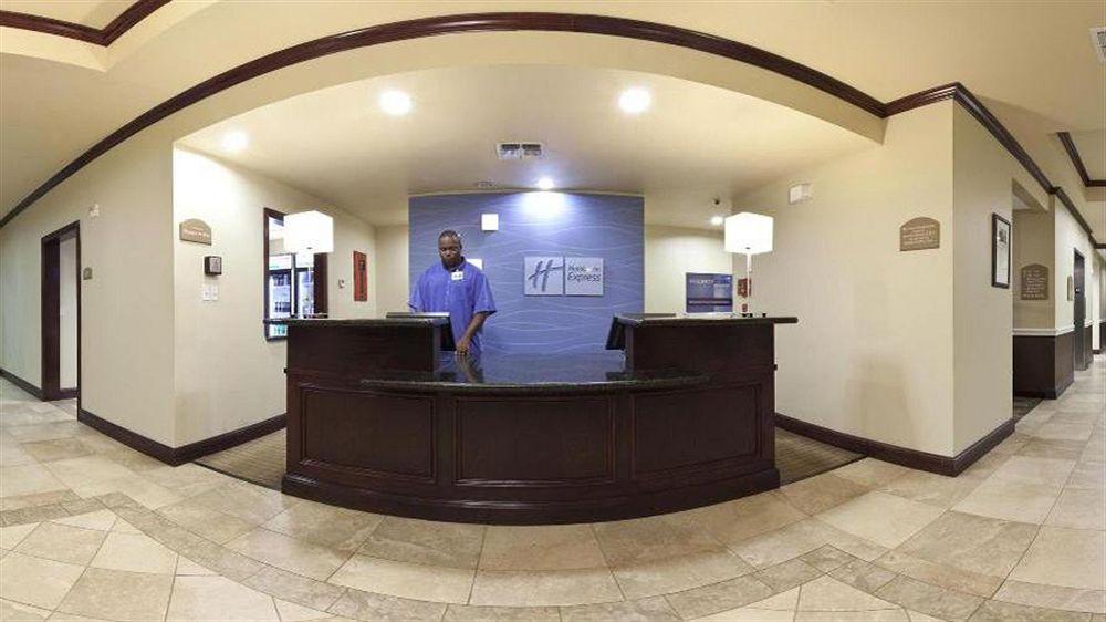 Holiday Inn Express Hotel & Suites Marshall By Ihg Exterior photo