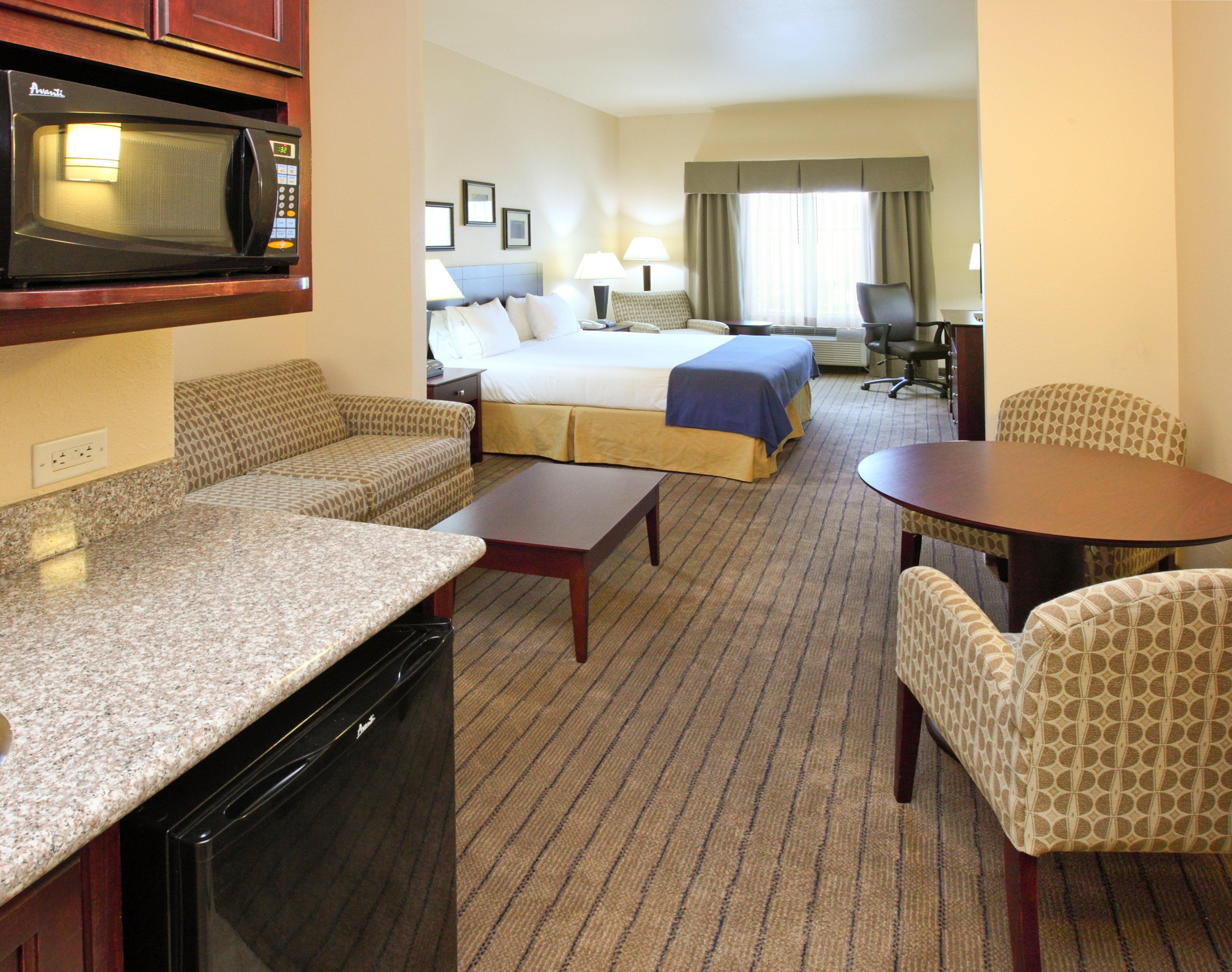 Holiday Inn Express Hotel & Suites Marshall By Ihg Exterior photo