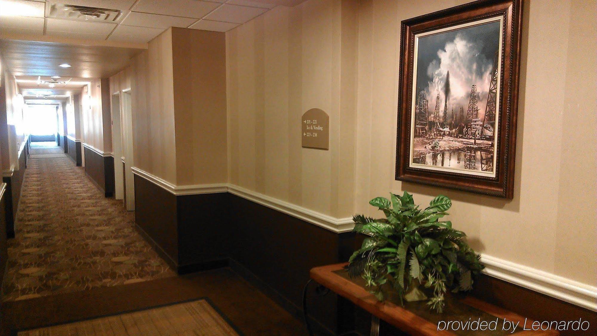 Holiday Inn Express Hotel & Suites Marshall By Ihg Exterior photo